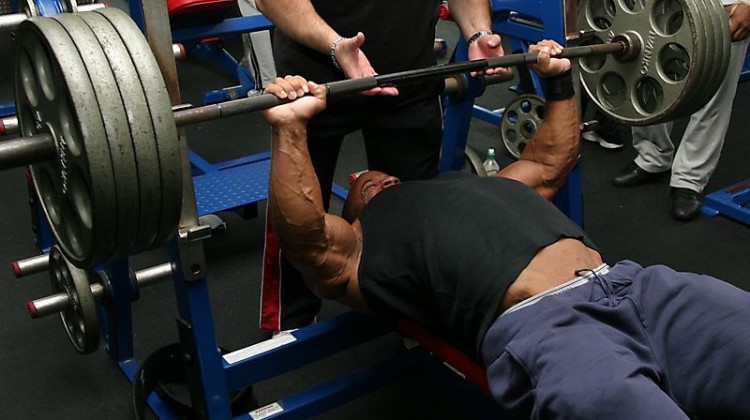 Uso de Esteroides con el Programa de Banca Smolov Jr y el Ciclo de Sentadillas Smolov